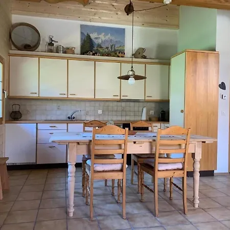 Gemuetliche Auf Der Appartement
